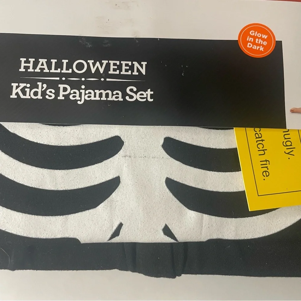 Halloween Skeleton Kid's Unisex Pajama Set - Black White Glow In The Dark Size 8 - Picture 2 of 6